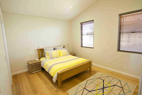 Sunny Blinco Street House - Accommodation Search 8