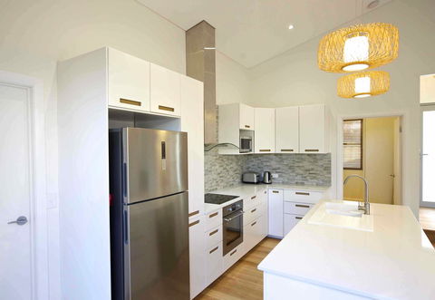 Sunny Blinco Street House - Accommodation Search 5