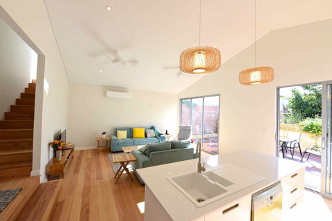 Sunny Blinco Street House - Accommodation Search 4