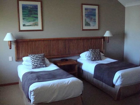 Presidential Bungalow - Accommodation Search 8