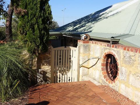 The Blacksmiths Cottage - Accommodation Search 20