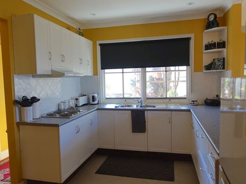 The Blacksmiths Cottage - Accommodation Search 13