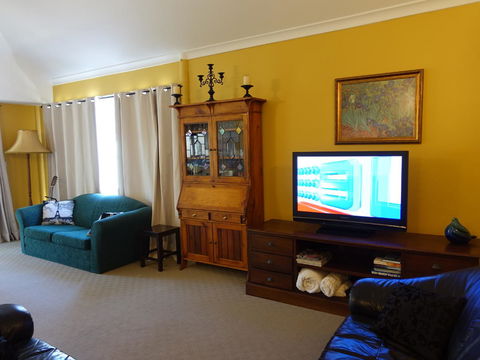 The Blacksmiths Cottage - Accommodation Search 34