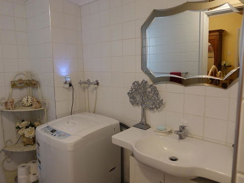 The Blacksmiths Cottage - Accommodation Search 29