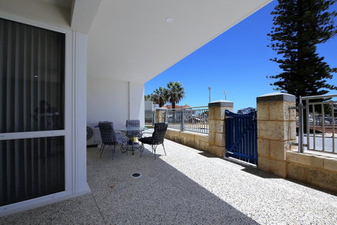 Studio Style Mindarie Marina - Accommodation Search 12