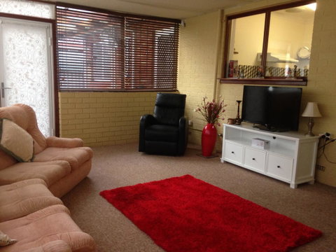 â˜… Stylish Family Home! â˜… - Accommodation Search 3