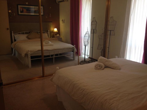 â˜… Stylish Family Home! â˜… - Accommodation Search 9