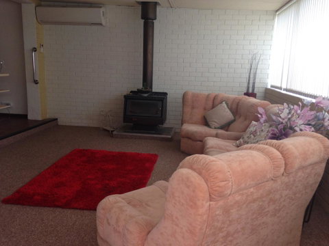 â˜… Stylish Family Home! â˜… - Accommodation Search 5