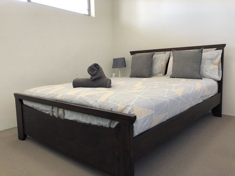 Gerring Court With Free 1 Car Bay Parking - Accommodation Search 3