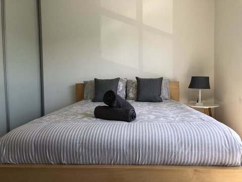 Gerring Court With Free 1 Car Bay Parking - Accommodation Search 0