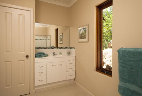 Innisfree Mountain Retreat - Accommodation Search 7