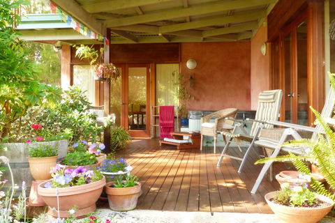 Innisfree Mountain Retreat - Accommodation Search 6