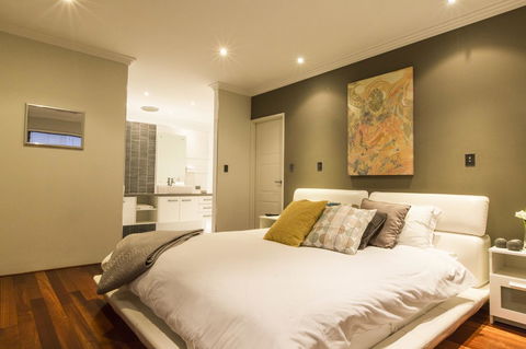 Ambar Villa Between City And Freo - Accommodation Search 24