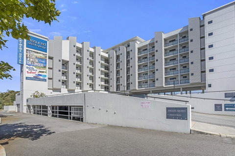 508 Stupendous Sunsets & Views Pool Gym Parking - Accommodation Search 36