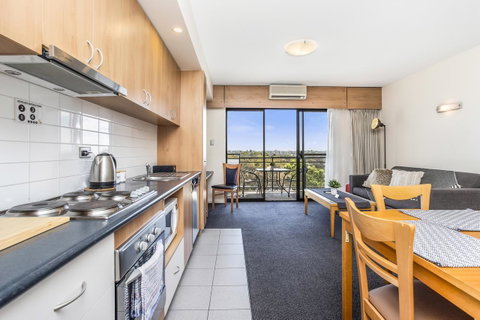 508 Stupendous Sunsets & Views Pool Gym Parking - Accommodation Search 12
