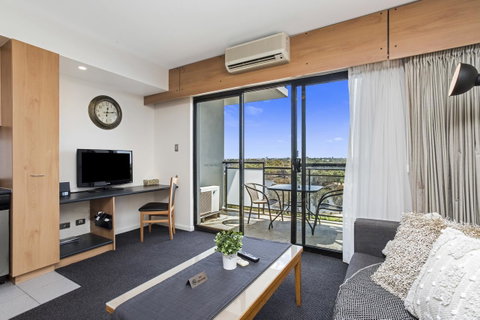 508 Stupendous Sunsets & Views Pool Gym Parking - Accommodation Search 5