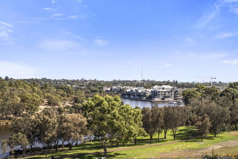 508 Stupendous Sunsets & Views Pool Gym Parking - Accommodation Search 31