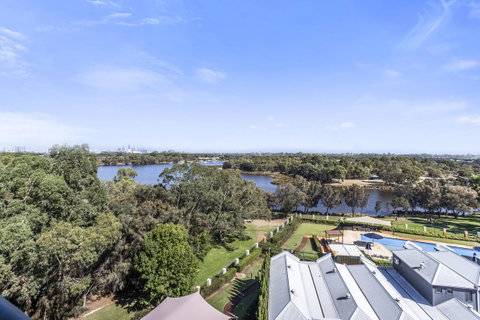 508 Stupendous Sunsets & Views Pool Gym Parking - Accommodation Search 35