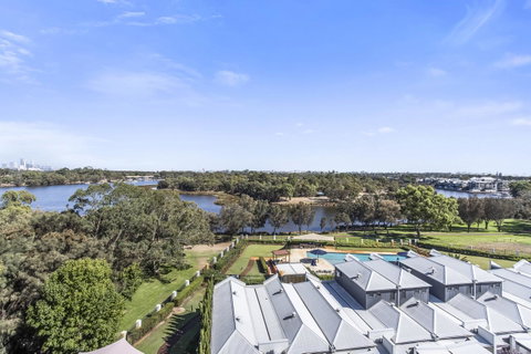 508 Stupendous Sunsets & Views Pool Gym Parking - Accommodation Search 34