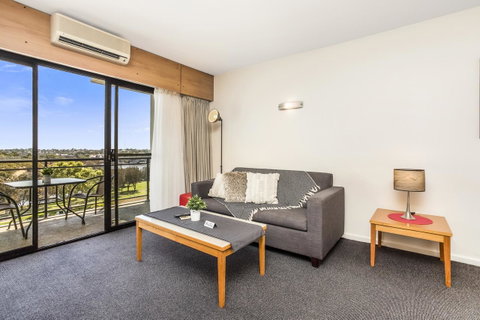 508 Stupendous Sunsets & Views Pool Gym Parking - Accommodation Search 2