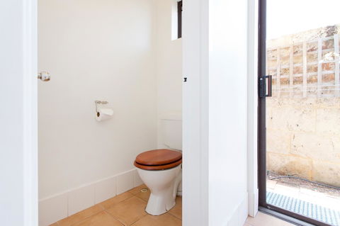 Monument Hill Townhouse - Fremantle - Accommodation Search 21