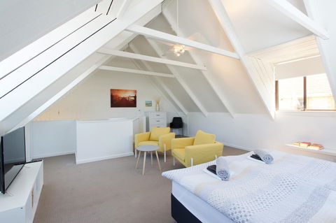Monument Hill Townhouse - Fremantle - Accommodation Search 2