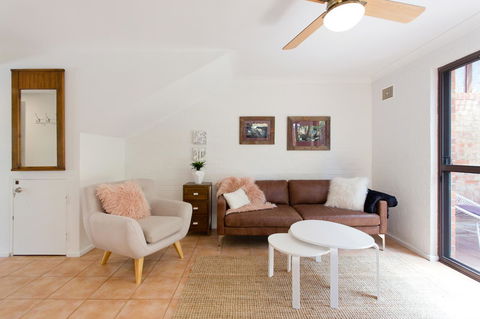 Monument Hill Townhouse - Fremantle - Accommodation Search 13