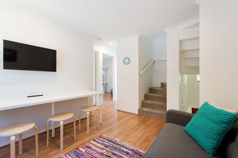 Monument Hill Townhouse - Fremantle - Accommodation Search 10