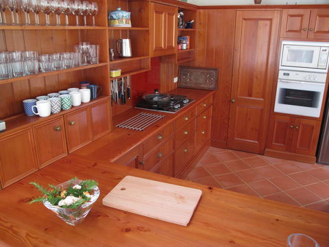 The Russell House - Accommodation Search 1