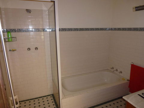 The Russell House - Accommodation Search 14