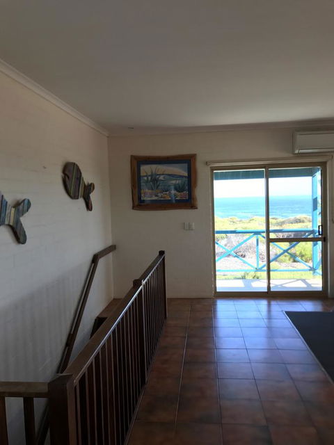 Surf Views - Accommodation Search 5