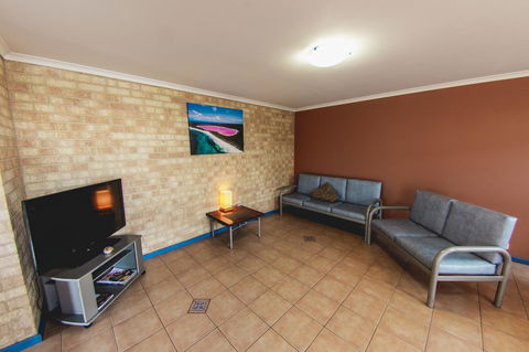 Esperance Foreshore Apartments - Accommodation Search 42