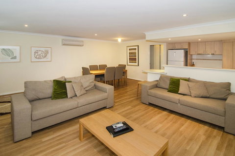 Beach Retreat - Busselton - Accommodation Search 2