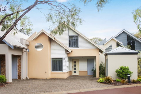 Beach Retreat - Busselton - Accommodation Search 0