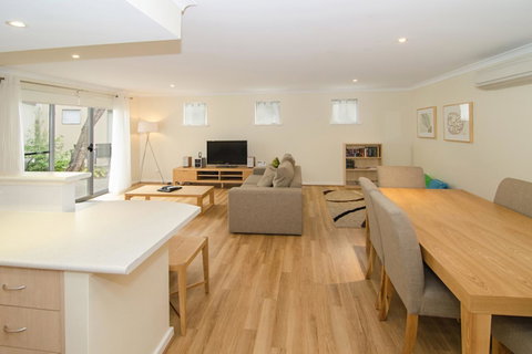 Beach Retreat - Busselton - Accommodation Search 3