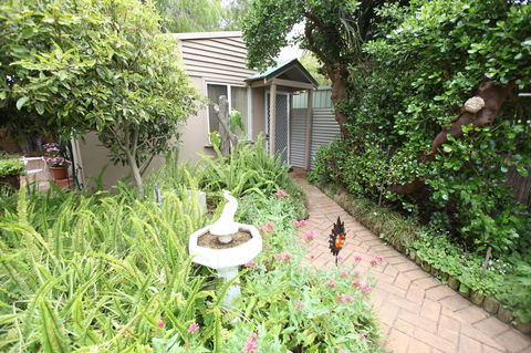 Jacaranda Guest House - Accommodation Search 29