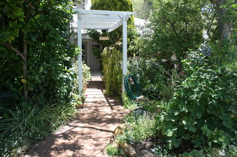 Jacaranda Guest House - Accommodation Search 39