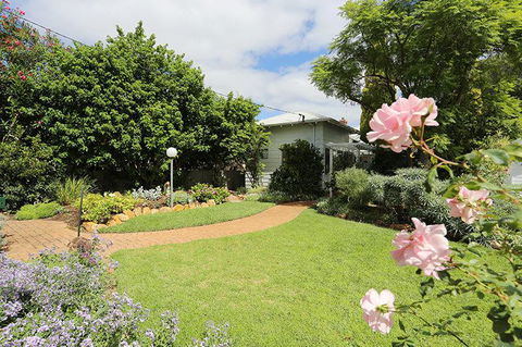 Jacaranda Guest House - Accommodation Search 40