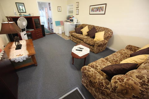 Jacaranda Guest House - Accommodation Search 8