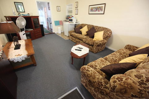 Jacaranda Guest House - Accommodation Search 7