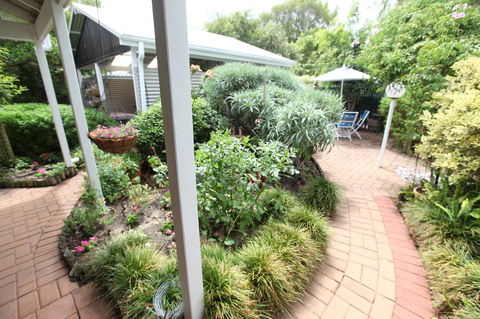 Jacaranda Guest House - Accommodation Search 25