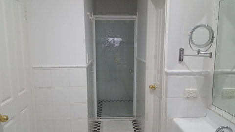 Two Sisters Chalets - Accommodation Search 5