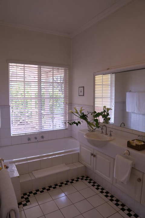 Two Sisters Chalets - Accommodation Search 19