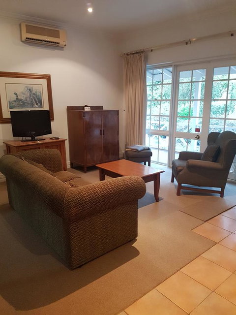 Two Sisters Chalets - Accommodation Search 13