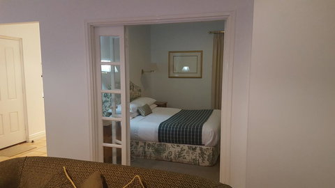 Two Sisters Chalets - Accommodation Search 7