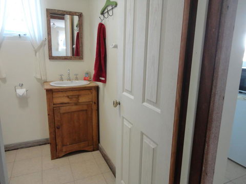 Di's Cabin In Dwellingup - Accommodation Search 21
