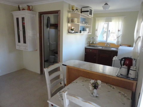 Di's Cabin In Dwellingup - Accommodation Search 19