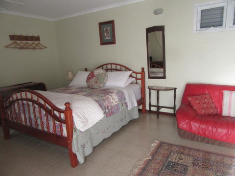 Di's Cabin In Dwellingup - Accommodation Search 9