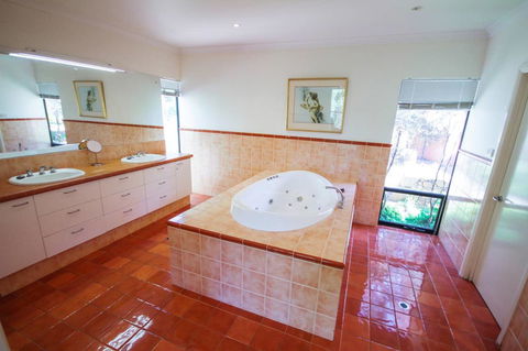 Arum - Close To The Margaret River - Accommodation Search 25