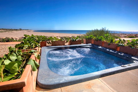 Mantarays Ningaloo Beach Resort - Accommodation Search 7